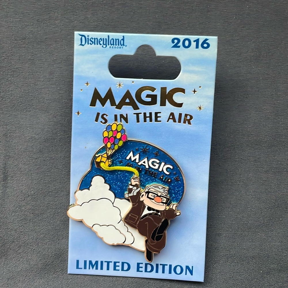 DLR UP CARL- MAGIC is in the AIR 2016 SERIES LE Pin